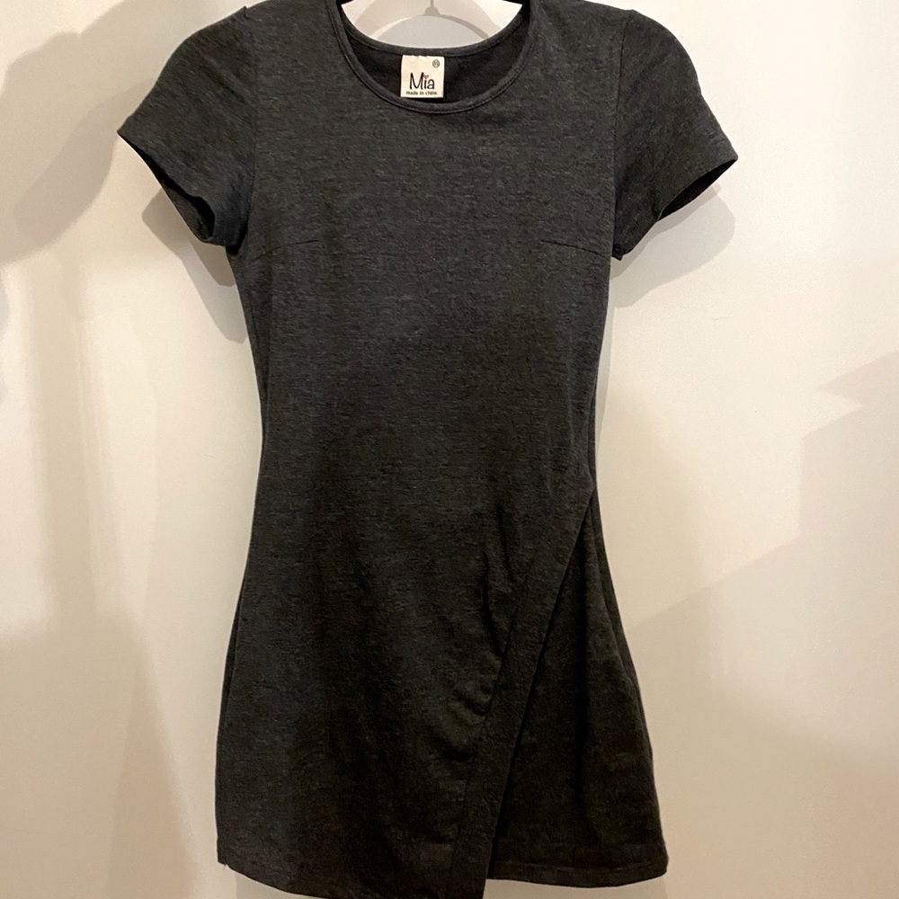Grey short sleeve mini dress